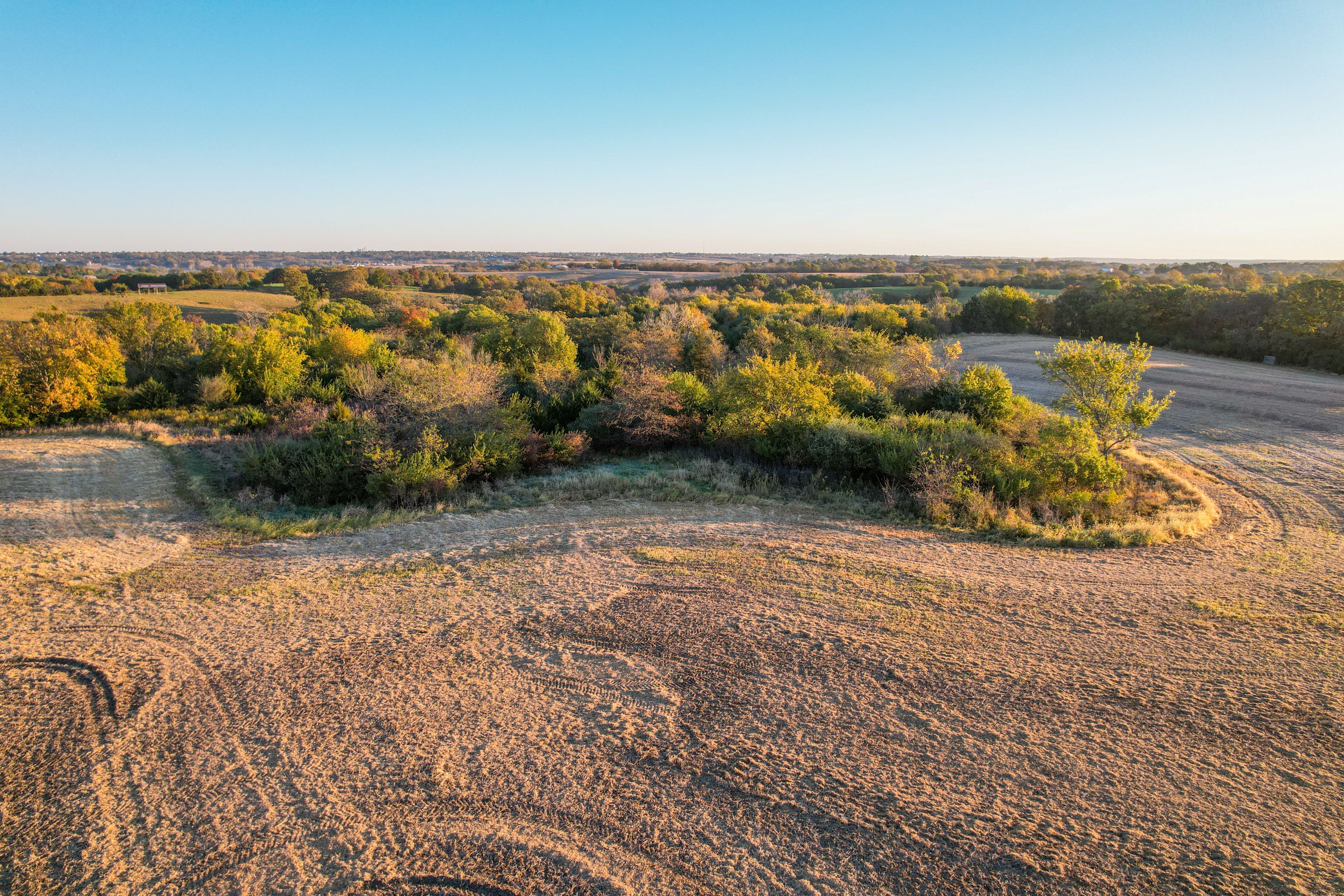 Listing Photo: 18712-Photo Oct 22 2025 8 07 36 AM